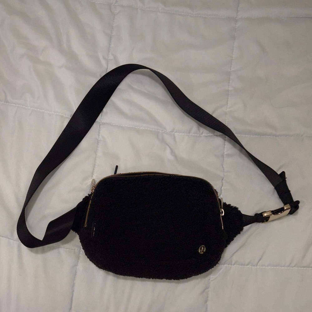 lululemon athletica Black Fleece Crossbody Belt Bag with Gold Accents